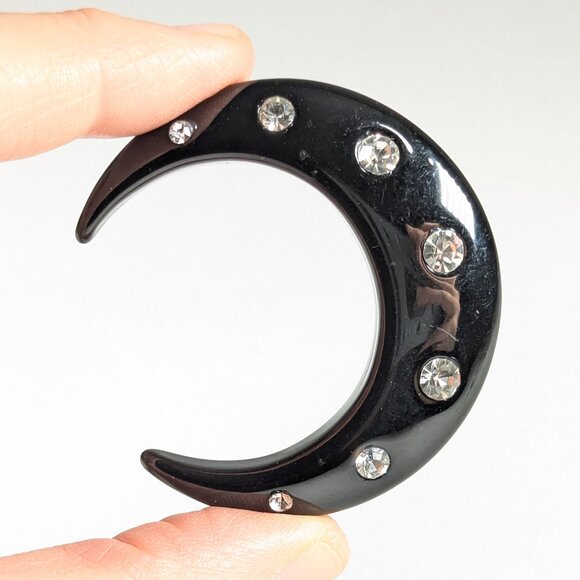 Vintage black moon brooch, waxing crescent moon wiccan pagan witch jewelry - Picture 1 of 4